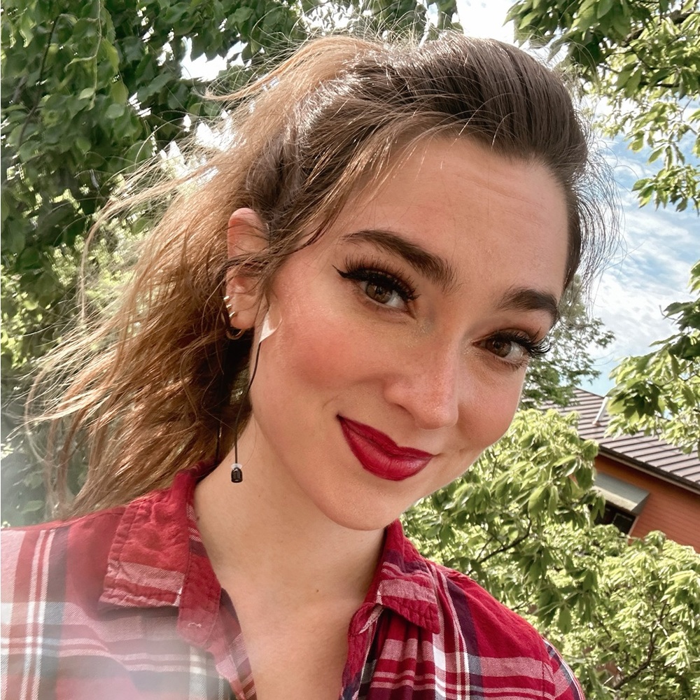 Meet your Posher, Emmie